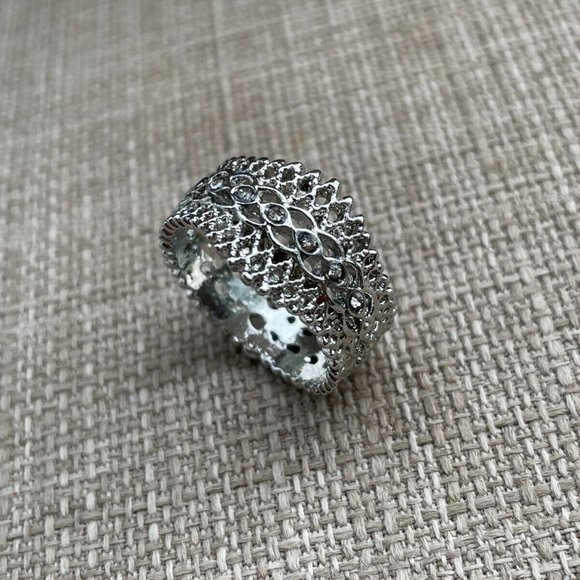 Fashion Rings Crystals Accent Women Ring Jewelry Silver Tone Ring Size 9 - Picture 5 of 9
